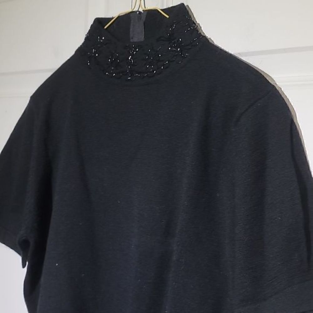 Vintage 90's Women's Black 100% Wool Jeweled Short Sleeve Turtle Neck Sweater